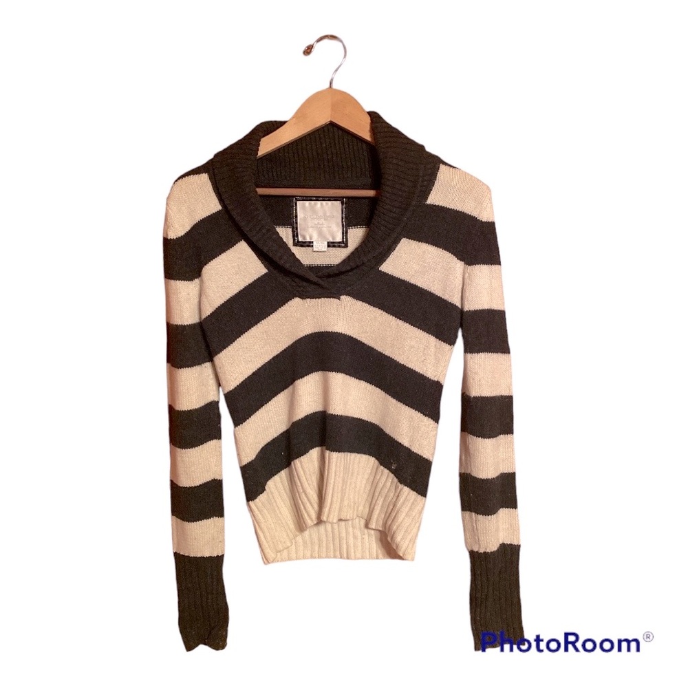 Vintage American Eagle Stripped Gray Women’s Sweater Size Medium